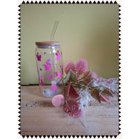 Glazen drinkbeker met rietje