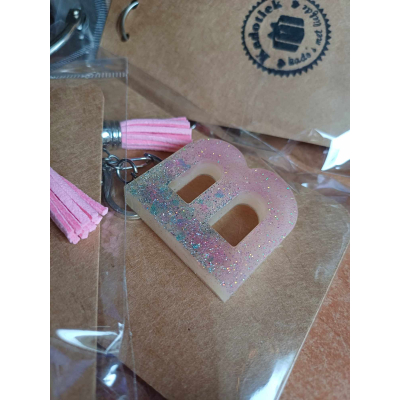 Letter sleutelhanger roze/glitter